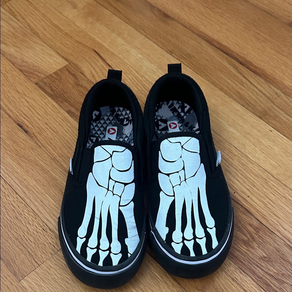 Airwalk Kids Black Skeleton Slip-On Sneakers